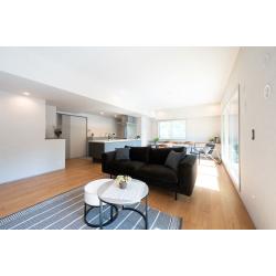 オープンになった開放的なキッチン。キッチンはLIXILのリシェルを採用しました。