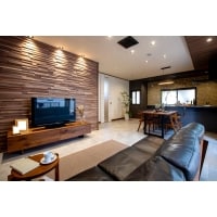 陽だまりのウッドデッキにつながる寛ぎのLDK