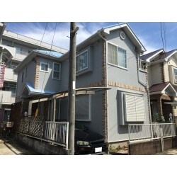 施工内容 ／ 外壁塗装
使用塗料 ／ 日本ペイント：パーフェクトトップ