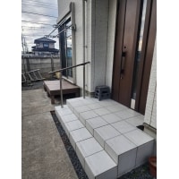 玄関ポーチの手すり取付