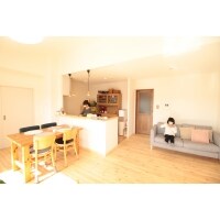 冬でもあったか!パイン無垢フローリングのカフェのようなお家