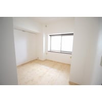 漆喰と無垢パイン材で心地良い空気感に!