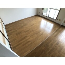 和室の畳をフローリングに替え、クロスも張り替えました。隣のLDとつながりあるお部屋になりました。