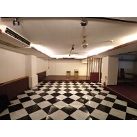 店舗フルリフォームで、ステージのある会場に!