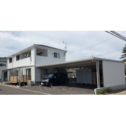 必要最低限の外観だった建売住宅の家廻り、大型のガレージ・テラスデッキ・室内物干し・庇等を施工し、どの季節や天候にも対応する快適な家廻りになりました。