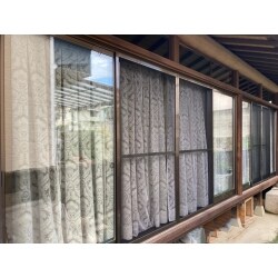 木製サッシから鋼製サッシに変更しました。ペアガラスにすることで、断熱性もアップしました。