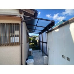 長年の間に傷だらけ・色も変わってしまっていたテラスを新しくしました