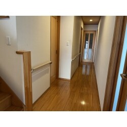 転倒防止のため室内に手すりを設置しました