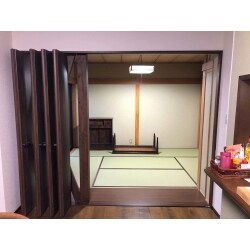 間取り変更を伴う内装リフォームを行い、明るく開放的なリビングダイニングに生まれ変わりました。
間取り変更をすることで生活スタイルが変化し、家事がしやすい空間になりました。