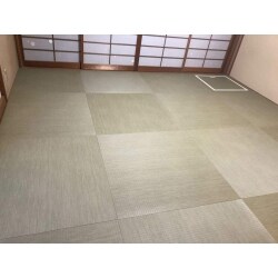 元々は純和風のい草畳でしたが、経年劣化が気になり張り替えのご相談をいただきました。
今後のお手入れも考え、張り替えではなく「畳タイル」を選ばれ雰囲気も一新されました！