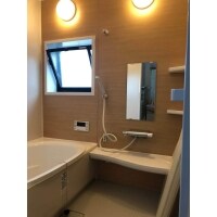 電球色で温かみのある浴室になりました!!
