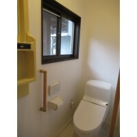 バリアフリーな広々トイレに