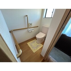 一人暮らしで今後は主に一階で生活されたいとのことで、部屋やトイレの段差をバリアフリー化し、より生活しやすい空間になりました。