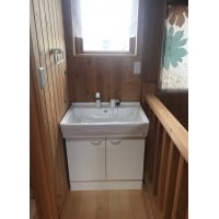 電気温水器付きの洗面台にリフォームし、冬も暖か