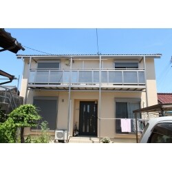 同系色での塗替えですが、汚れやホコリもきれいに落とし、一段と明るくなりました。