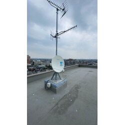 テナントビル屋上のBSアンテナ交換