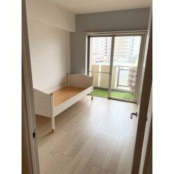 元々和室だったお部屋を洋室へリフォームしました。