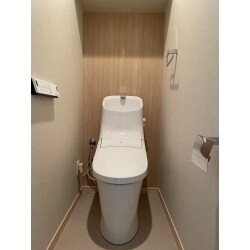 トイレ交換と内装のリフォームをしました。