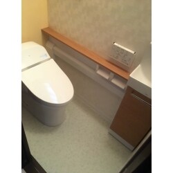 手洗いカウンター付きのトイレに交換しました。