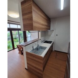 キッチンの雰囲気が明るいです
窓も取り替え、陽ざしも入り過ごしやすい
空間となっています