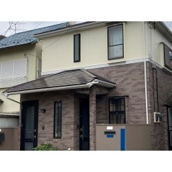 外壁と屋根の塗装工事をしました。
塗装は,外壁　屋根共に
ペイントラインの塗料を使っています。
