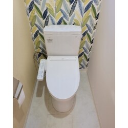 水まわりのリフォーム工事と、浴室に内窓を設置しました。
トイレは、２カ所の取付です。内１カ所は、交換工事で
もう1カ所は、新規で施工しています。
あと洗面台の交換工事をしています。
