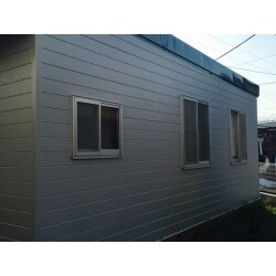 古いプレハブ小屋も塗装してガラッと！