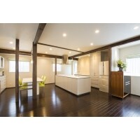 存在感あるキッチンでモダンな空間