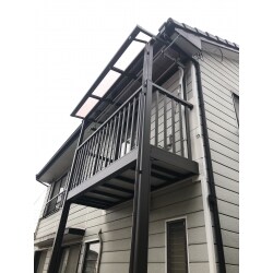 屋根付きのアルミ製バルコニーを新設しました