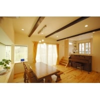 自然の温もりと明るさを感じる我が家