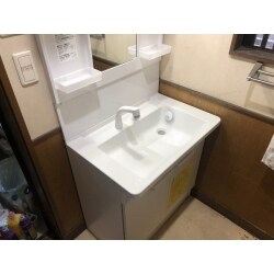 お客様の要望のみではなく今後のお客様の事を考えベストな施工方法や予算に合わせた商品を提案する事により顧客満足を獲えました。今回の工事によってお客様の生活の不満を改善でき快適な生活を提供でき私自身も満足です。