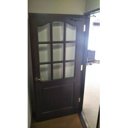リペア補修とドアクローザーを取り付けました。