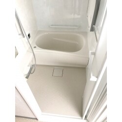 老朽化したお風呂・トイレを一新！お手入れしやすいものに。