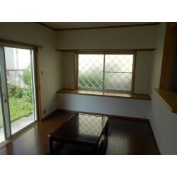 中古住宅のリノベーションです。
建物の状態も良く間取りはそのままに設備や内装をリフォームしました。