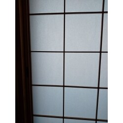 見た目にはわかりませんが、アルミの障子枠をご利用のお客様。
アルミ枠は特別は接着剤が必要ですが、弊社では対応可能です。
障子枠の交換だけでなく、障子枠のクリーニングも同時に行いました。