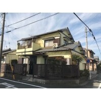 【豊川市】耐候性の高い塗料で塗替え。優しいイエロー。