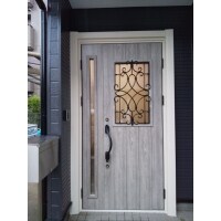 玄関ドアを変えるだけで家の雰囲気ががらりと変わります!