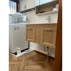 アメリカ製ナチュラルな洗面台へ