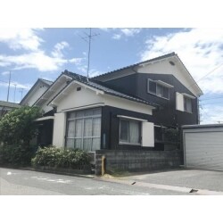 サビが発生した外壁の塗装工事を行いました。
