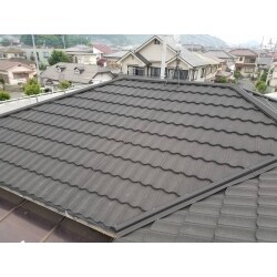 軽くて長持ちする屋根材にて施工させていただきました