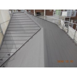 屋根　重ね葺き工事