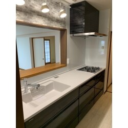 キッチンを含め、水回り　内装リフォーム工事を施工させていただきました。
