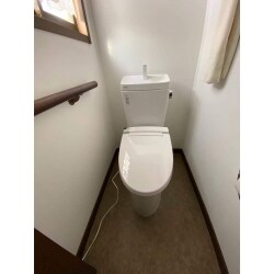 トイレ交換と内装工事並びにメーター交換も行いました