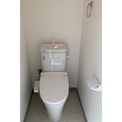 男子小便器しかなかったトイレを、室内を少し大きくして女性用のトイレを新設。