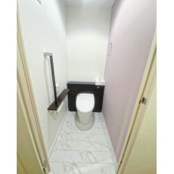 シックで大人可愛い雰囲気のトイレに仕上がりました。
