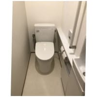 真っ白で清潔感のあるトイレへと全面改装