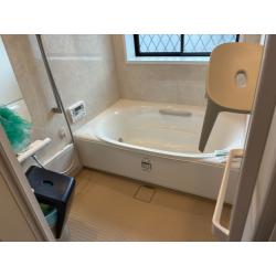 LIXILのリデア1620でのユニットバスの交換。浴槽はゆったりと入浴が出来るようにワイド浴槽を選びました