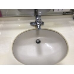 洗面化粧台の水栓と排水トラップを交換しました