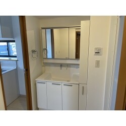 標準仕様でタッチレス照明搭載のオクターブを施工しました。