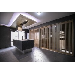 戸建住居をフルリノベーションいたしました。
ホテルのような洗練された空間に生まれ変わりました。